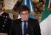 Milei y un nuevo DNU que busca expulsar a extranjeros que agredan a la Argentina o a sus símbolos