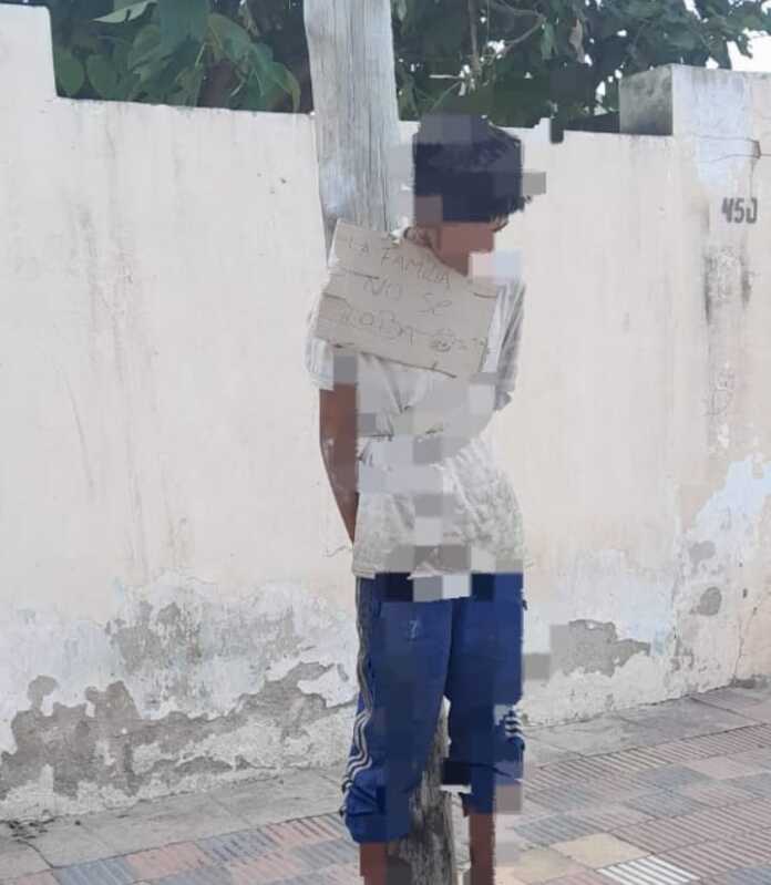 atado al poste