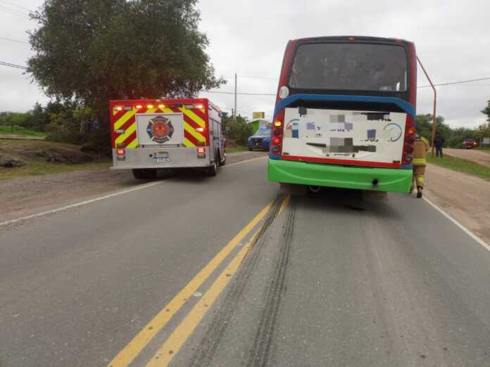 colectivo atropello a una adolescente en villa santa cruz del lago