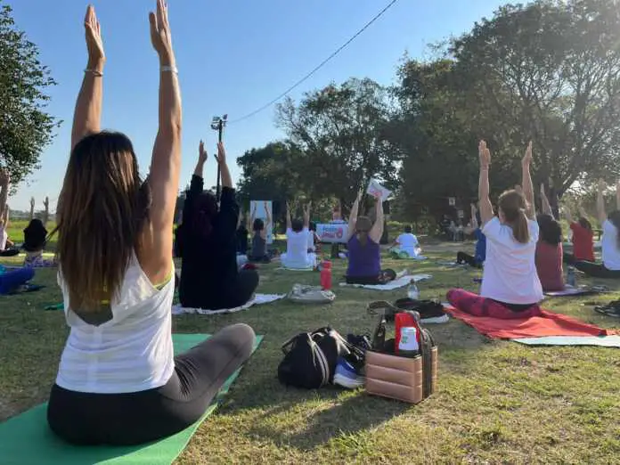 yoga en el bosquecito