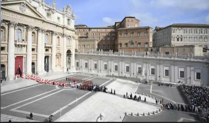 fieles basilica san pedro