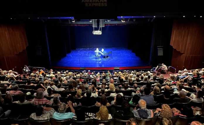 feferovich en el teatro acuario