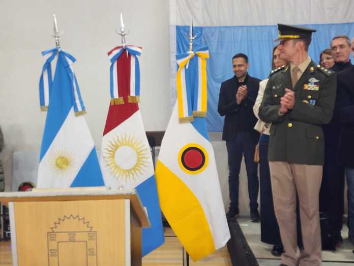 bandera de carlos paz (2)
