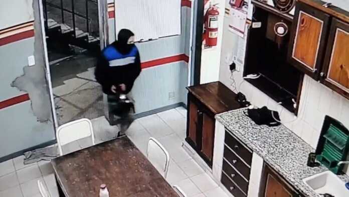 ladrones-bomberos-capilla