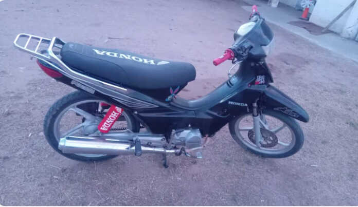 moto con la que el motocilista embistió a la niña