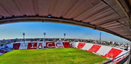 Instituto, necesitado, recibe a Defensa y Justicia, equipo invicto en la última docena de partidos