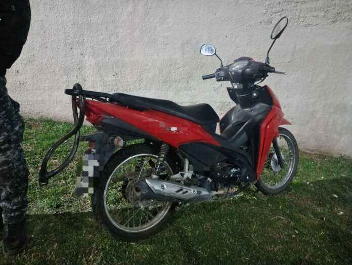 moto roja robada