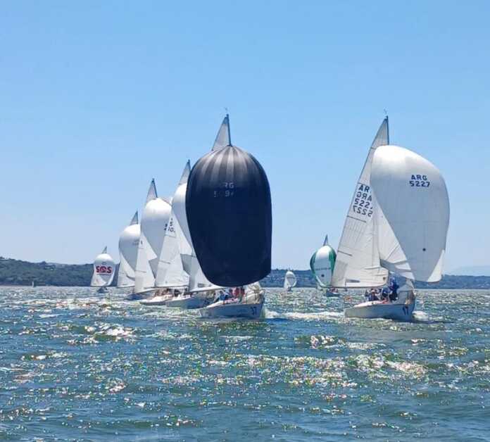 vela j24