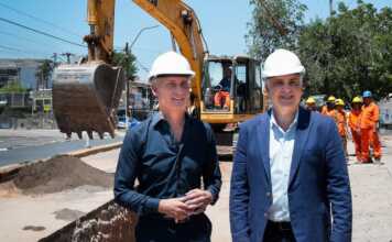 Llaryora desembarca en Carlos Paz y Punilla Sur con una recorrida por obras, entrega de escrituras y anuncios