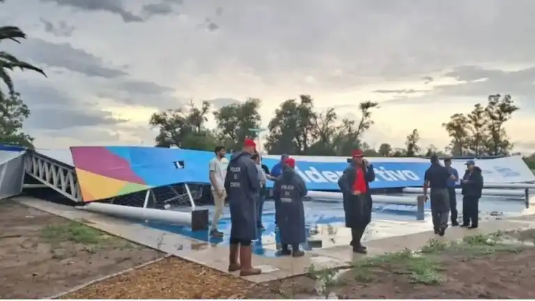 polideportivo_en_construccion_en_miramar_de_ansenuza_cayo_por_la_tormenta