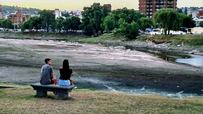 El lago San Roque y sus afluentes, secos