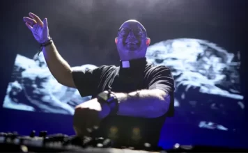 Casi 500 mil personas en Plaza de Mayo para el show del Cura DJ en homenaje al Papa Francisco