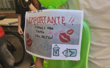 «Tiroteo de besos»: alumnos de Carlos Paz intervinieron una amenaza recibida en su escuela