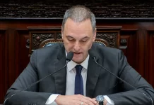 Manuel Adorni en el Congreso: «Estoy acá dando la cara y no voy a renunciar»