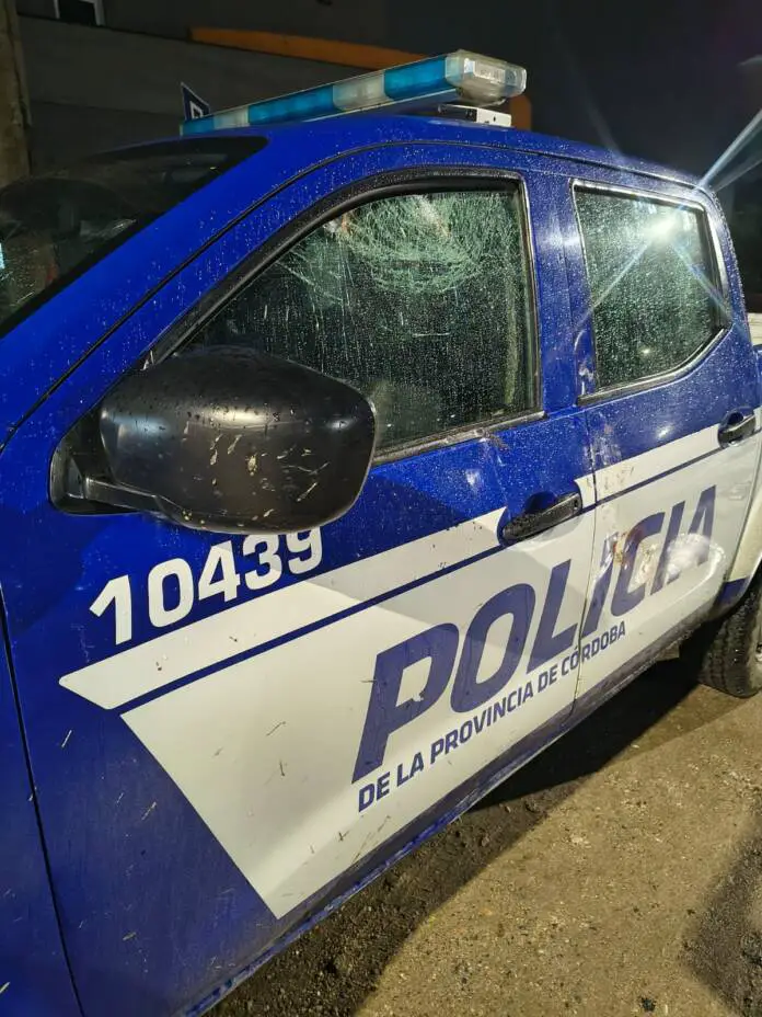 agresion a movil policial (3)