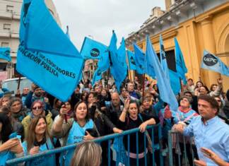 En una tensa asamblea, la UEPC aprobó la cuarta oferta salarial de la Provincia