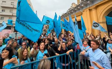 En una tensa asamblea, la UEPC aprobó la cuarta oferta salarial de la Provincia