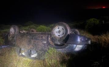 Una mujer herida tras desbarrancar una camioneta con cinco ocupantes en Tanti