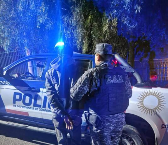 Inseguridad en Villa del Lago: los atraparon cuando intentaban forzar la cerradura de una casa