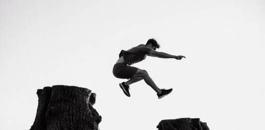 El parkour toma impulso en Carlos Paz: encuentros gratuitos y un proyecto de escuela en marcha