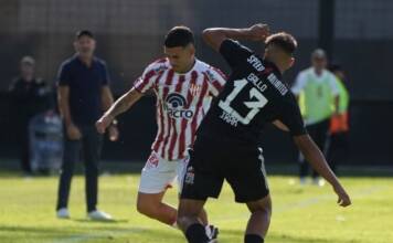 Instituto pegó en el momento justo ante Riestra y se ilusiona con los playoffs