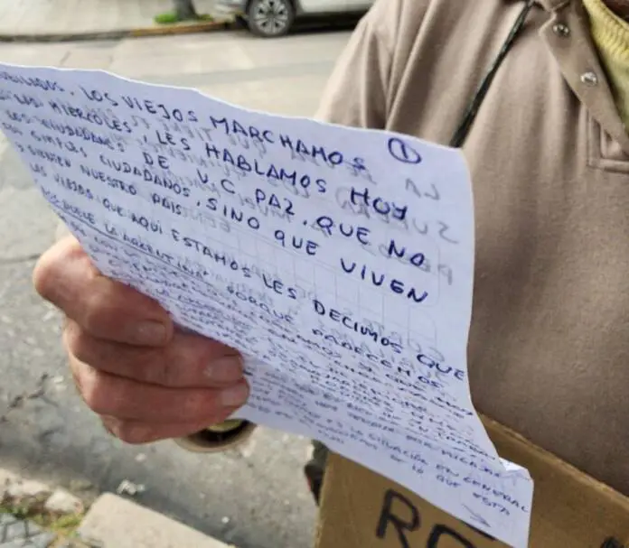 jubilado lectura de carta (2)