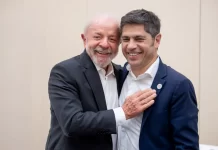 Axel Kicillof se reunió con Lula en Barcelona y cuestionó las políticas de Milei