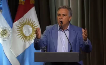 Llaryora reclamó por el PAMI y defendió la inversión en universidades en Córdoba