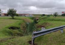 Tragedia en la Circunvalación: un conductor murió tras perder el control y caer en una zanja