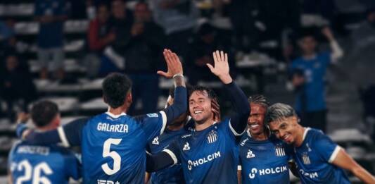 Festejo local: Talleres venció a Riestra y trepó al podio en la Zona A