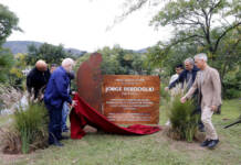 Villa Carlos Paz rinde homenaje al Papa Francisco con la inauguración del “Camino de la Paz”