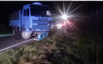 Tragedia en el sur de Córdoba: un conductor murió tras chocar contra un camión