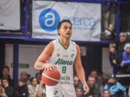 Atenas, al borde del descenso: debe ganar los dos partidos restantes para salvar la categoría