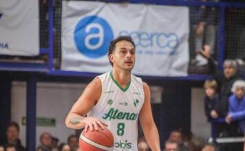 Atenas, al borde del descenso: debe ganar los dos partidos restantes para salvar la categoría
