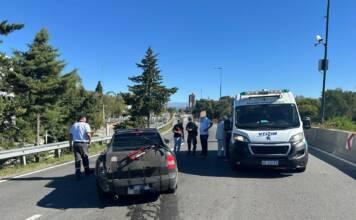 Perdió el control de su auto y chocó contra un muro en Costa Azul