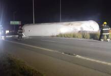 Chocaron dos camiones en la autopista Córdoba-Rosario y murió un conductor