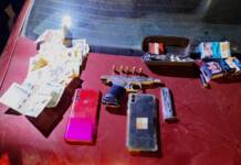 Operativo en Cosquín: tres hombres detenidos con una pistola cargada y estupefacientes