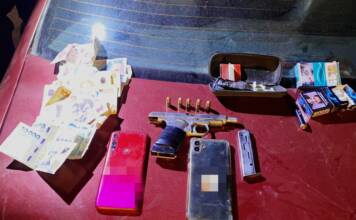 Operativo en Cosquín: tres hombres detenidos con una pistola cargada y estupefacientes