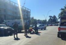 Fuerte choque en Av. San Martín: Una motociclista debió ser hospitalizada