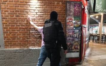 Violento intento de robo en pleno centro de Carlos Paz: forcejeó con una mujer para asaltarla y fue arrestado