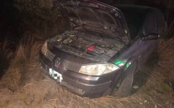 Altas Cumbres: perdió el control del auto en una curva y terminó sobre la banquina