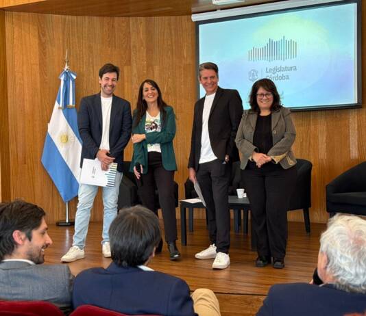 La Legislatura distinguió a Willy Magia y Mago Matus por el show “Épico Legendario”