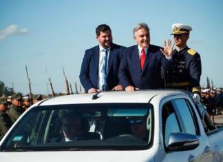 Martín Llaryora encabeza el acto central por el 25 de Mayo en Villa Nueva