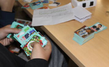Los chicos tuvieron su día de canje de figuritas del Mundial en Carlos Paz