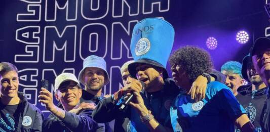 Locura por Belgrano Campeón: La Mona Jiménez celebró con el plantel Celeste