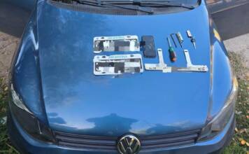 Recuperaron en Carlos Paz un auto robado con patente adulterada