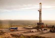 Tragedia en yacimiento de petróleo en Mendoza: Murieron dos operarios tras explorar la tapa de un camión cisterna