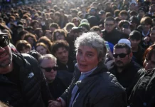 El último adiós a Gaspi: multitudinario y emotivo homenaje con la presencia de su madre en el Obelisco