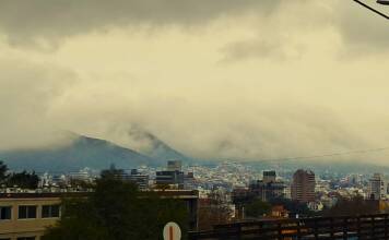 Fin de semana con paraguas en mano: se viene la lluvia y baja la temperatura en Carlos Paz