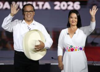 Domingo de definiciones en Perú: Balotaje entre Keiko Fujimori y Roberto Sánchez